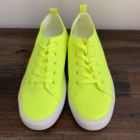 New Marc Fisher Sneakers - Picture 5 of 6